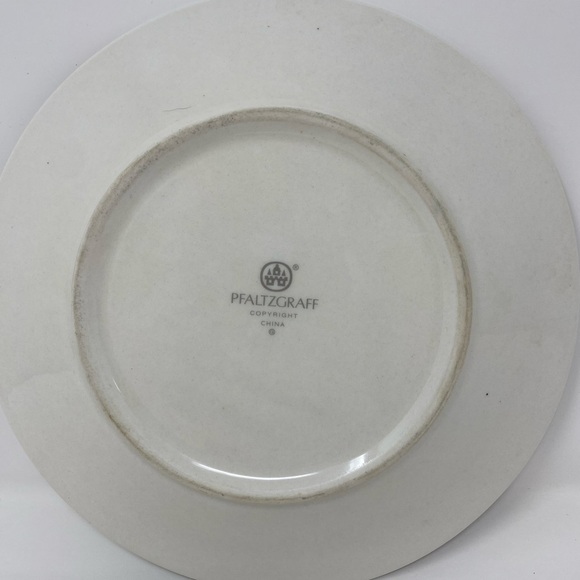 Pfaltzgraff Polar Bear 8.25" Salad Dessert Luncheon Plate - Picture 2 of 3